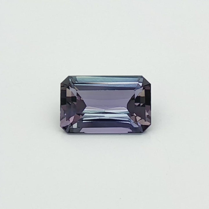Bi-colour purple/blue and green Tanzanite 3.30ct