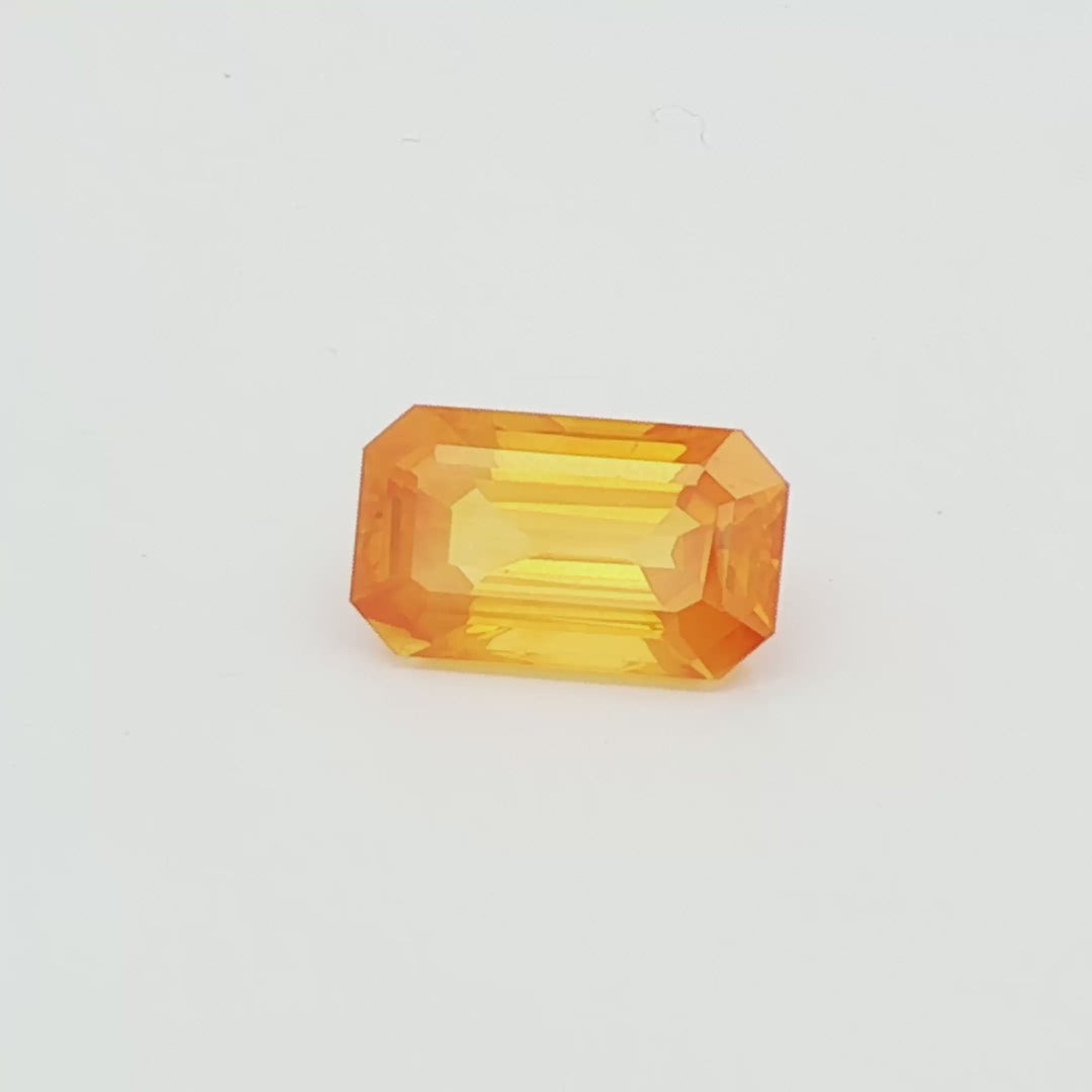 Golden yellow Ceylon Sapphire 3.56ct