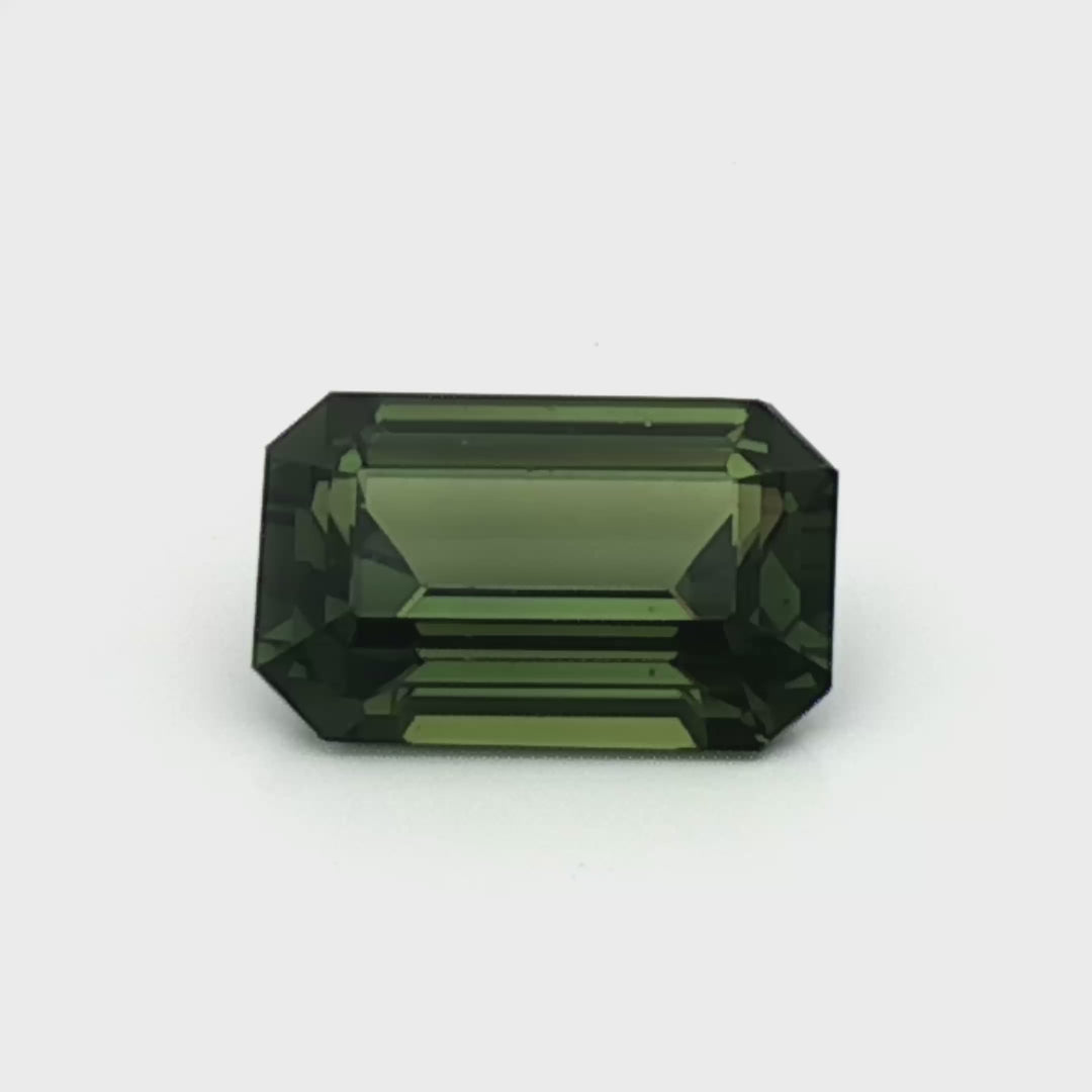 Green Australian Sapphire 2.66ct